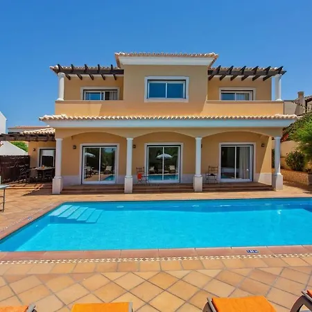 Helene Norvilla: Luxury Retreat With Heated Pool Near Gale Holiday home *