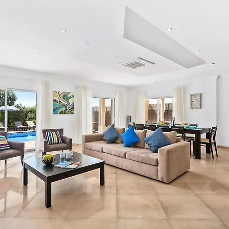 Helene Norvilla - Luxury Walkable To Shops, Restaurants, Heated Pool, Close To Gale * 吉亚