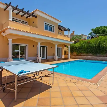 Helene Norvilla: Luxury Retreat With Heated Pool Near Gale Holiday home