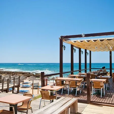 Holiday home Helene Norvilla: Luxury Retreat With Heated Pool Near Gale