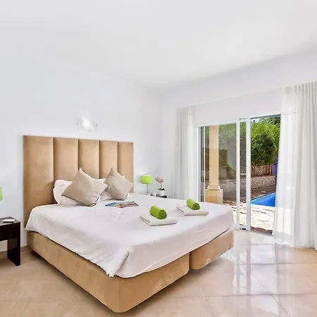 Helene Norvilla: Luxury Retreat With Heated Pool Near Gale Holiday home *