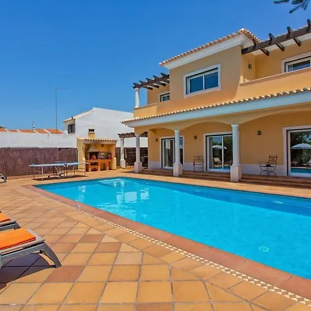 Helene Norvilla: Luxury Retreat With Heated Pool Near Gale Holiday home
